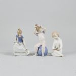 1430 3562 FIGURINES